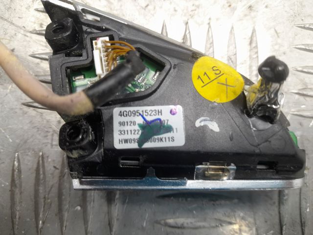 Блок кнопкових перемикачів рульового колеса 4G0951523HXHA VAG