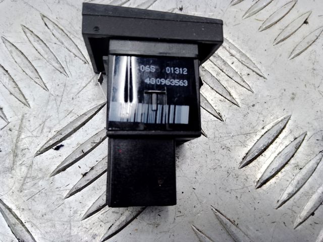 Кнопка вкл.обогрева сидіння 4G09635635PR VAG