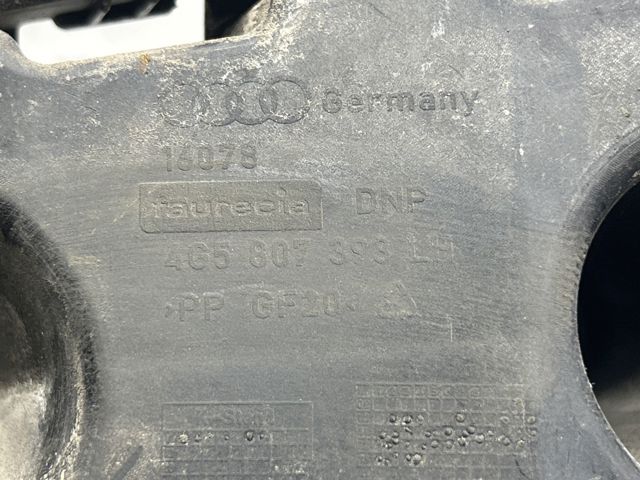 Кронштейн бампера заднього, лівий 4G5807393 VAG