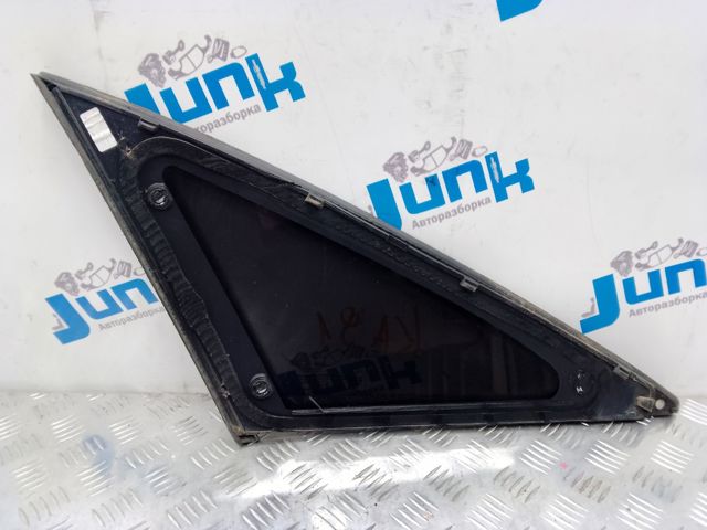 Скло кузова/багажного відсіку, праве 4G5845300FNVB VAG
