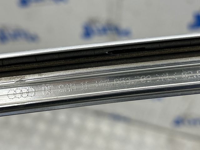 Накладка даху ліва 4G5853703F VAG