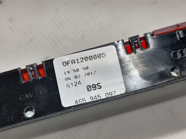 Стоп-сигнал заднього скла 4G5945097 VAG