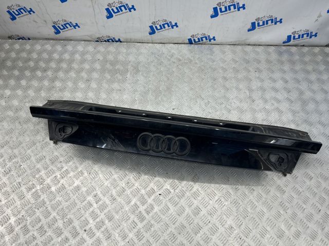 Накладка ляди нижня 4G8827987AGRU VAG
