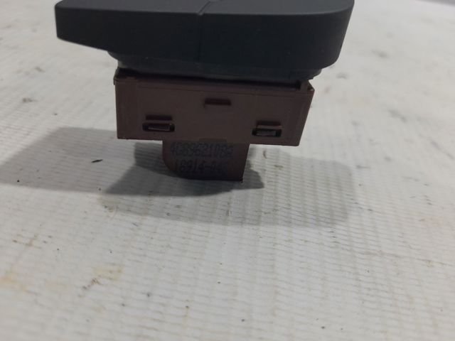 Кнопка центрального замка 4G8962108A5PR VAG