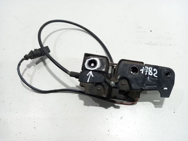 Запор капота (замок і привід замка капота) 4L0823509 VAG