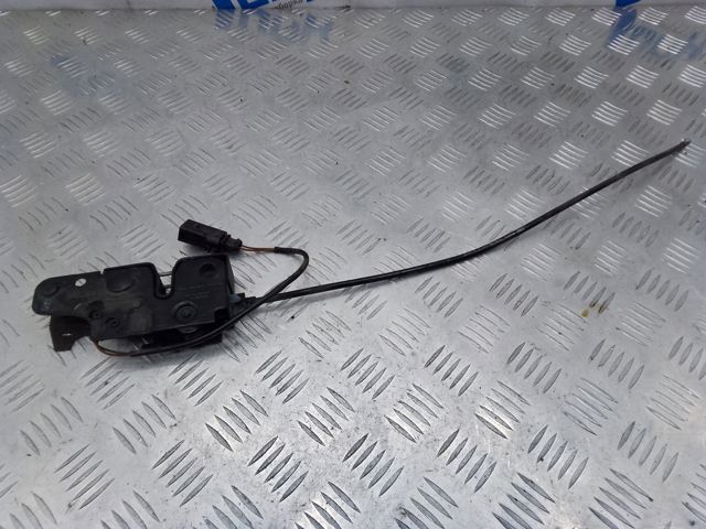 Замок кришки капота 4L0823509B VAG