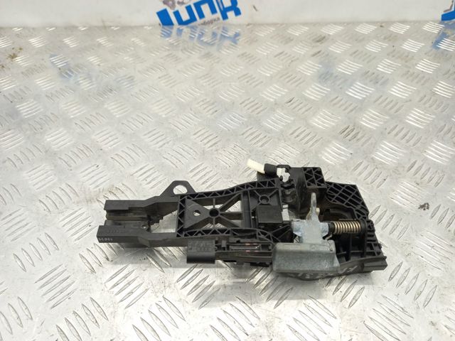 Тримач зовнішньої ручки дверей, задніх лівих 4L0839885G VAG