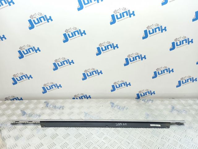 Молдинг опускного скла нижній, двері передньої, лівої 4L0853283E2ZZ VAG