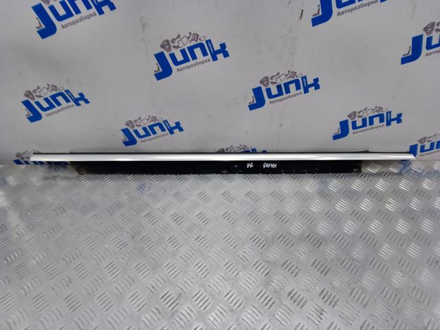Молдинг заднього скла, лівий 4L0853763A2ZZ VAG