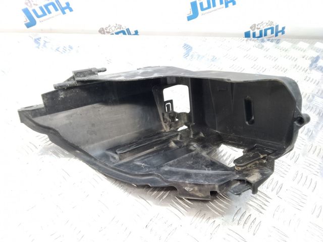 Кріплення фари передньої, правої 4L0941614B VAG