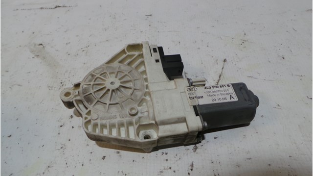 Моторчик стеклоподьемника  для audi q7 (4l) 2005-2015 4L0959801B