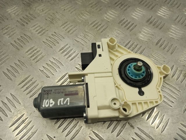 Двигун стеклопод'емника двері задньої, лівої 4L0959801B VAG