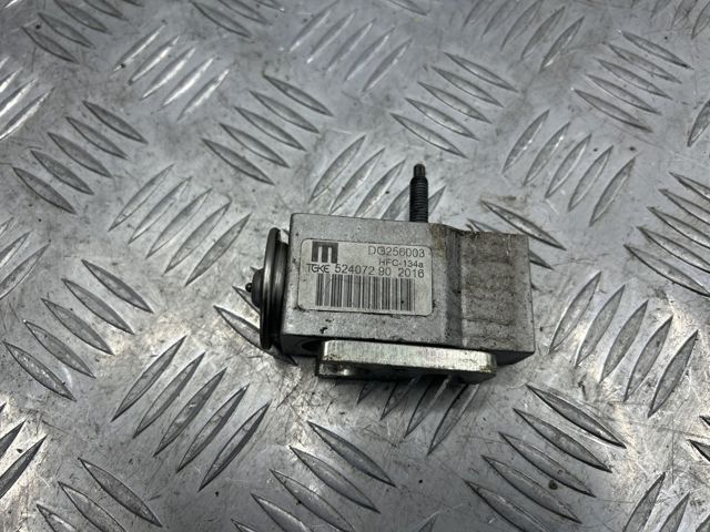 Клапан розширювальний 4M0820679A VAG