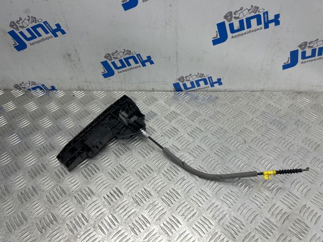 Тримач зовнішньої ручки дверей, правих дверей 4M0837886A VAG