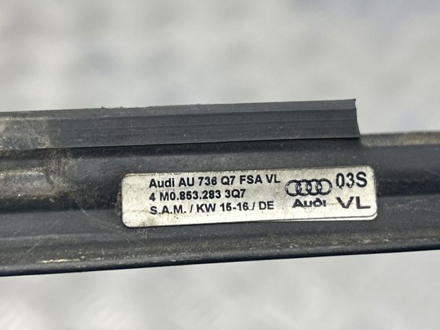 Молдинг опускного скла дверей передньої, лівої 4M08532833Q7 VAG