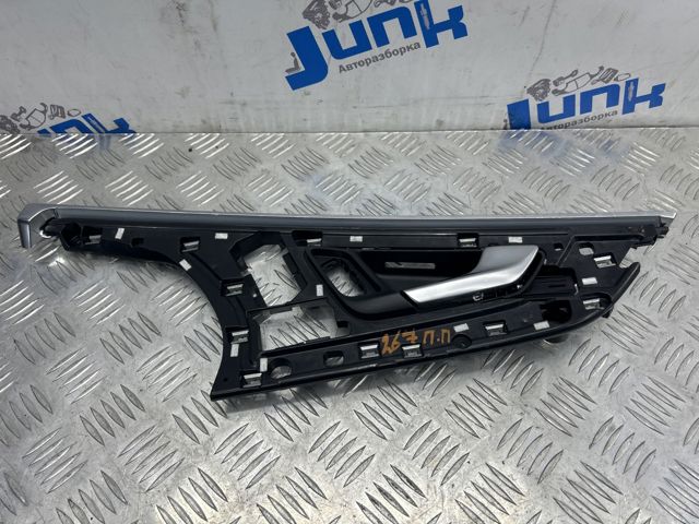Ручка передньої двері внутрішня права 4M0868078B VAG
