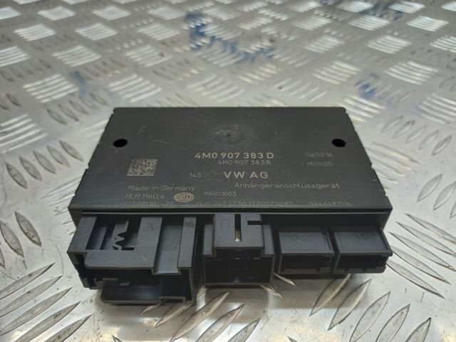 Блок керування фаркопом 4M0907383D VAG