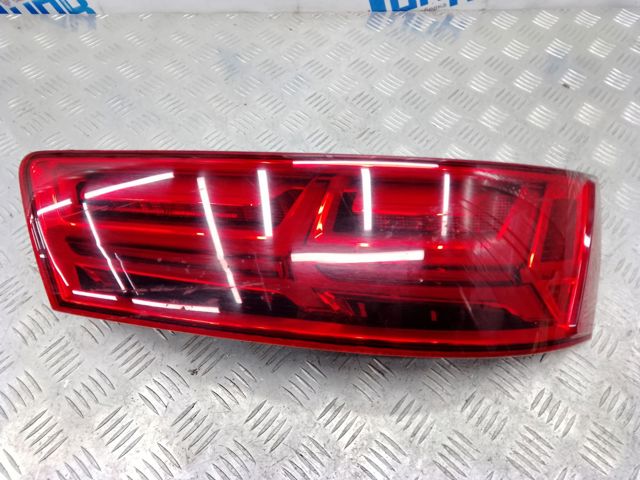 Задній правий стоп 4M0945094L VAG