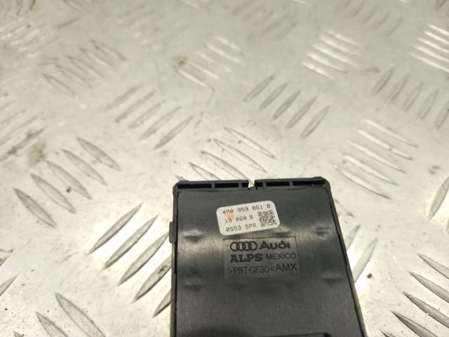 Кнопки переднього лівого склопід'ємника 4M0959851B5PR VAG