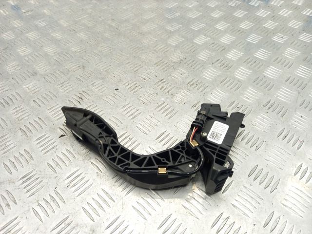 Підаль газу 4N1723523 VAG