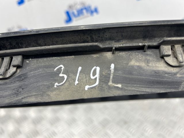 Решітка радіатора ліва 51117184151 MARKET (OEM)