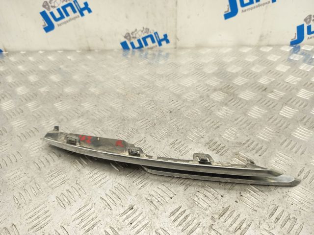 Молдинг решітки переднього бампера, правий 51117279698 BMW