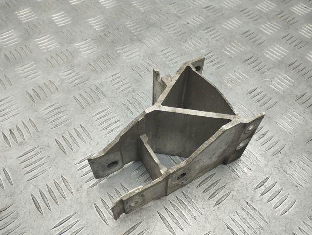 Кронштейн підсилювача переднього бампера 51117357215 BMW