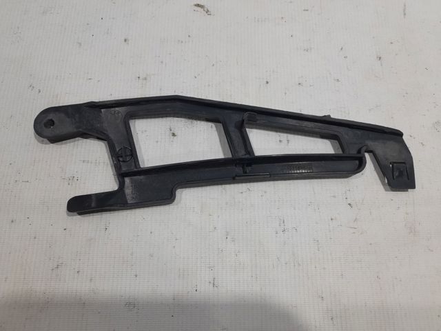 Кронштейн кріплення бампера переднього правий 51127226938 BMW