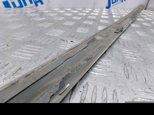 Молдинг заднього бампера 51127308071 BMW
