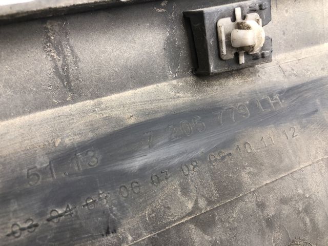 Молдинг передніх лівих дверей, нижній 51137205779 BMW