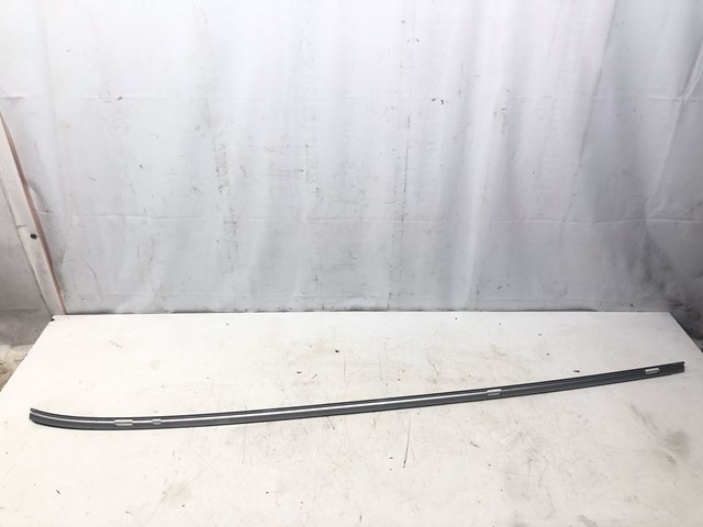 Накладка даху права 51137250392 BMW