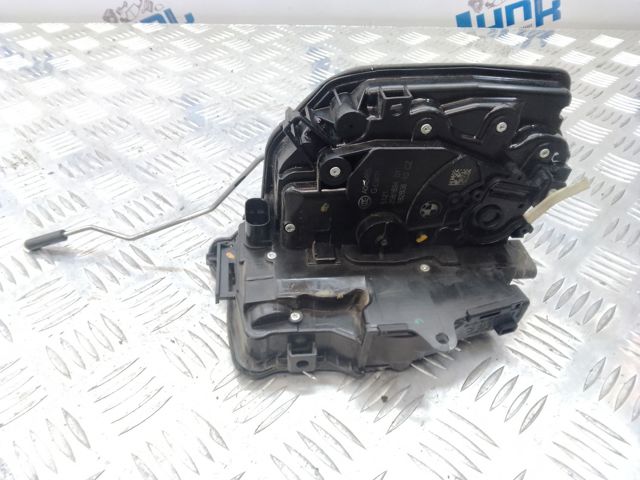 Замок передніх пасажирських дверей 51217281948 BMW