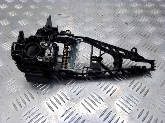 Тримач зовнішньої ручки дверей, задніх лівих 51217401209 BMW