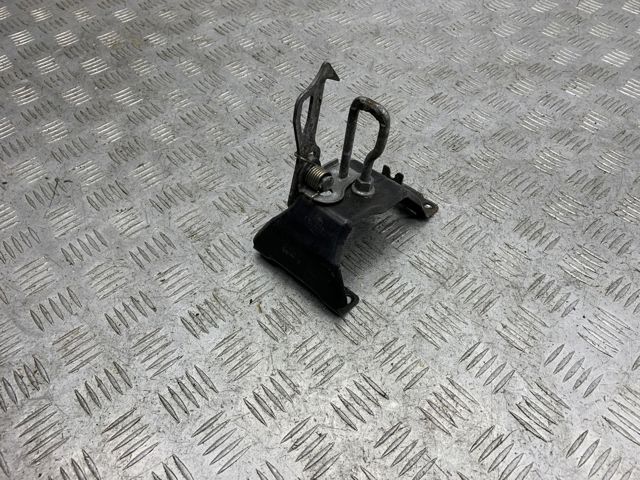 Стояк-гак замка капота 51237164801 BMW