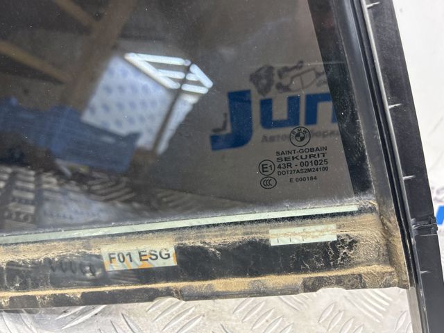 Куточок задніх правих дверей 51347177656 BMW