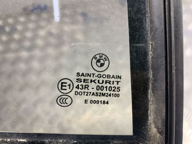 Скло кутове дверей задніх 51357177850 BMW