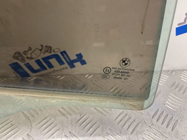 Вікно задніх дверей 51357182118 BMW