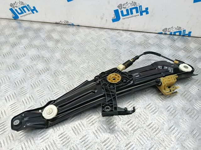 Склопідйомник задніх лівих дверей 51357182615 BMW