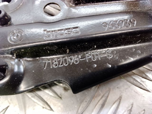 Склопідйомник задніх правих дверей 51357182616 BMW