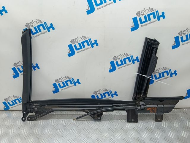 Шторка задніх дверей 51359168844 BMW