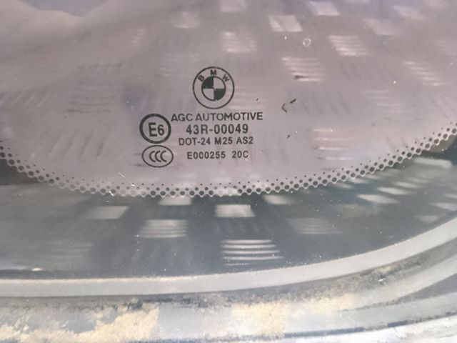 Скло багажного відсіку, ліве 51377197897 BMW