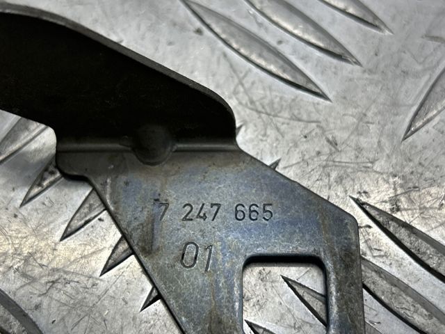 Кронштейн підсилювача переднього бампера 51647247665 BMW