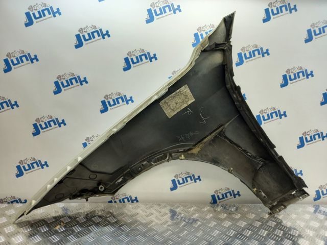 Переднє праве крило 51657373542 BMW