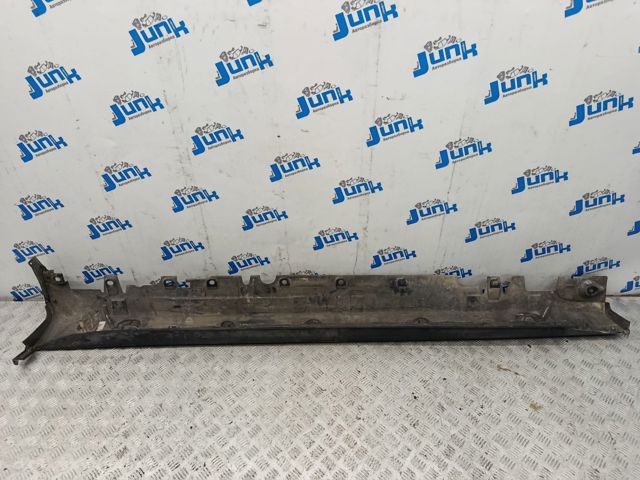 Накладка зовнішня (молдинг) порога, правий 51777308056 BMW