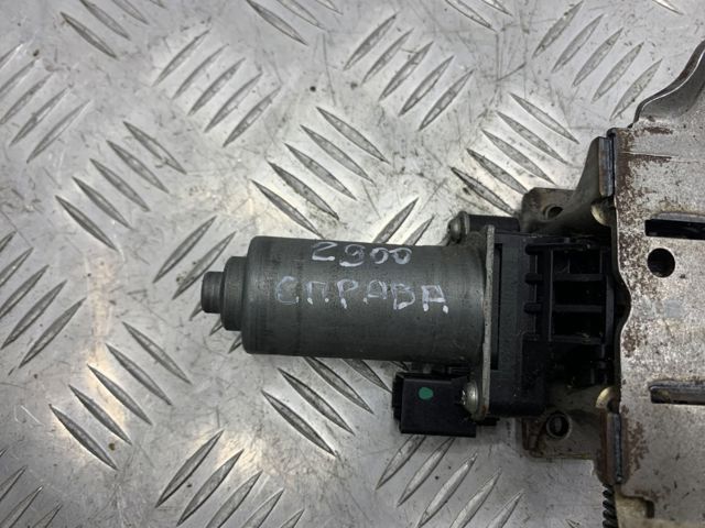 Двигун приводу регулювання сидіння 52107314221 BMW