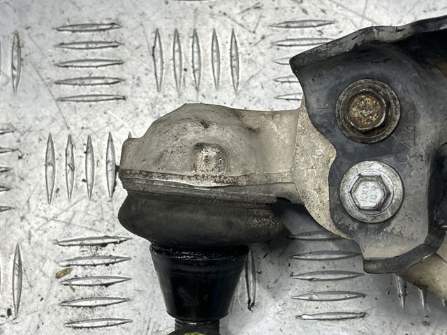 Важіль передній лівий 545011CA1A NISSAN