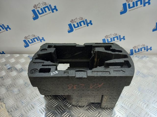 Скринька для інструментів 561012115A VAG