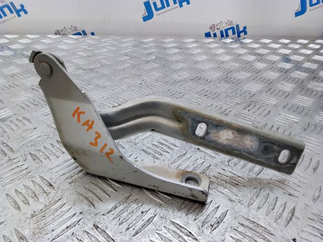 Завіса капота права 561823302 VAG