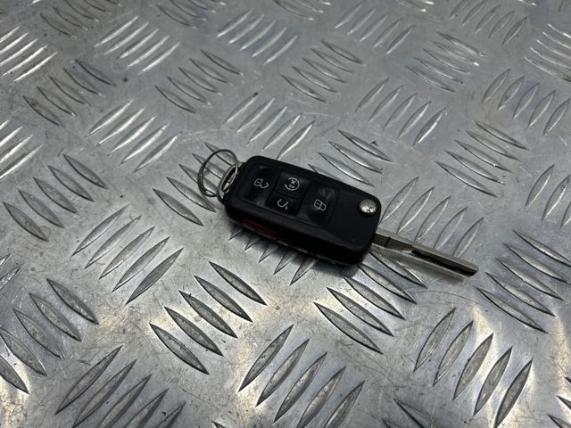 Ключ замка запалювання 561837202DINF VAG