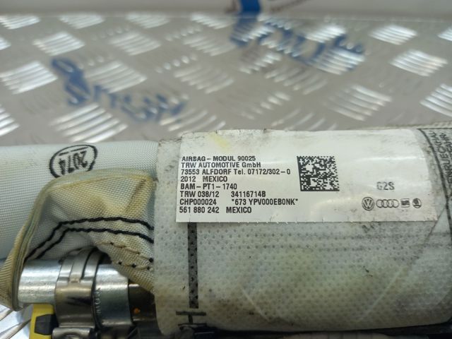 Подушка Айрбег спинки сидіння правого 561880242 VAG